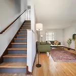 Cozy 3-Bedroom Family Home - Sleeps 8, Great Coffee