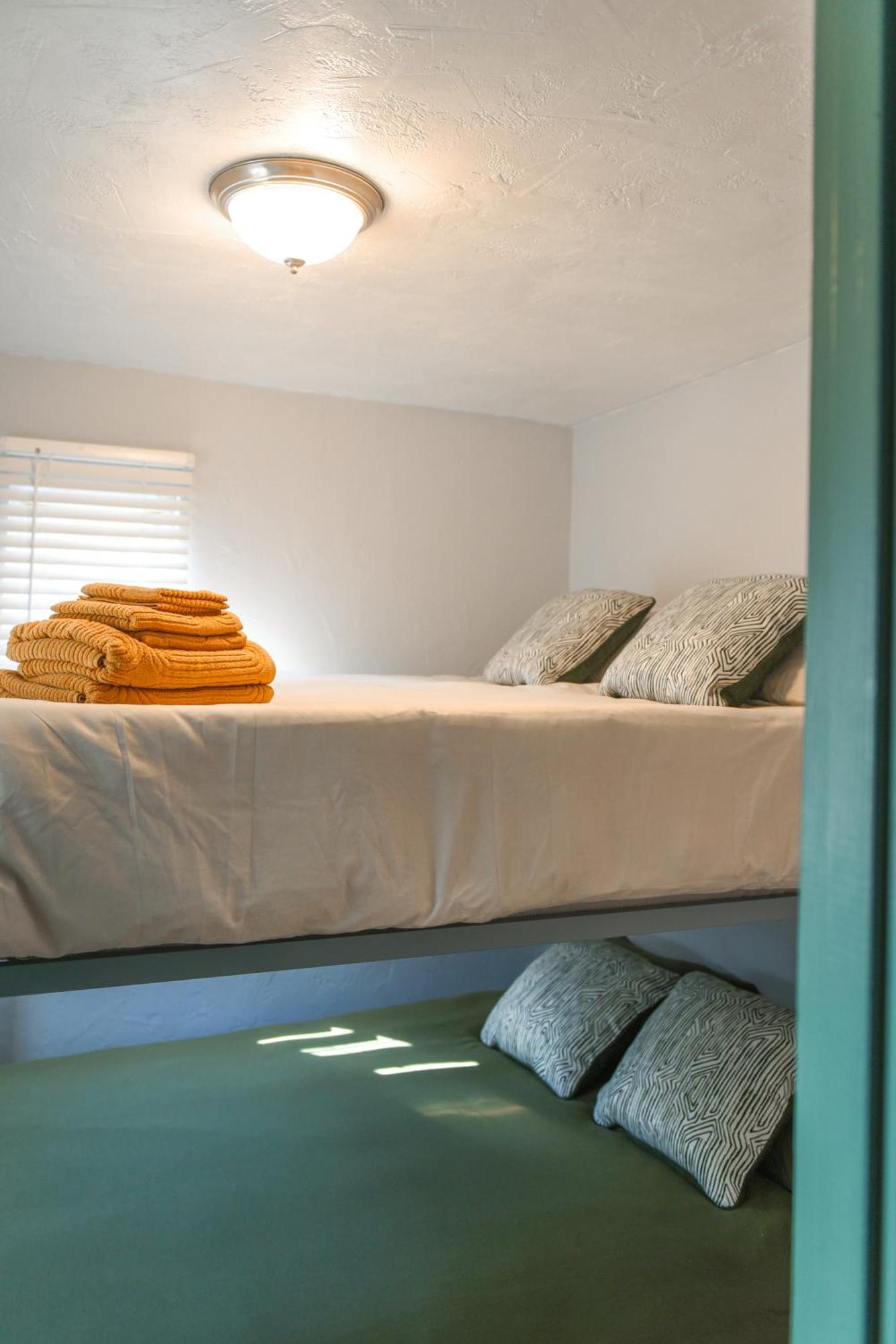 Cozy 3-bedroom Family - Sleeps 8, Great Coffee