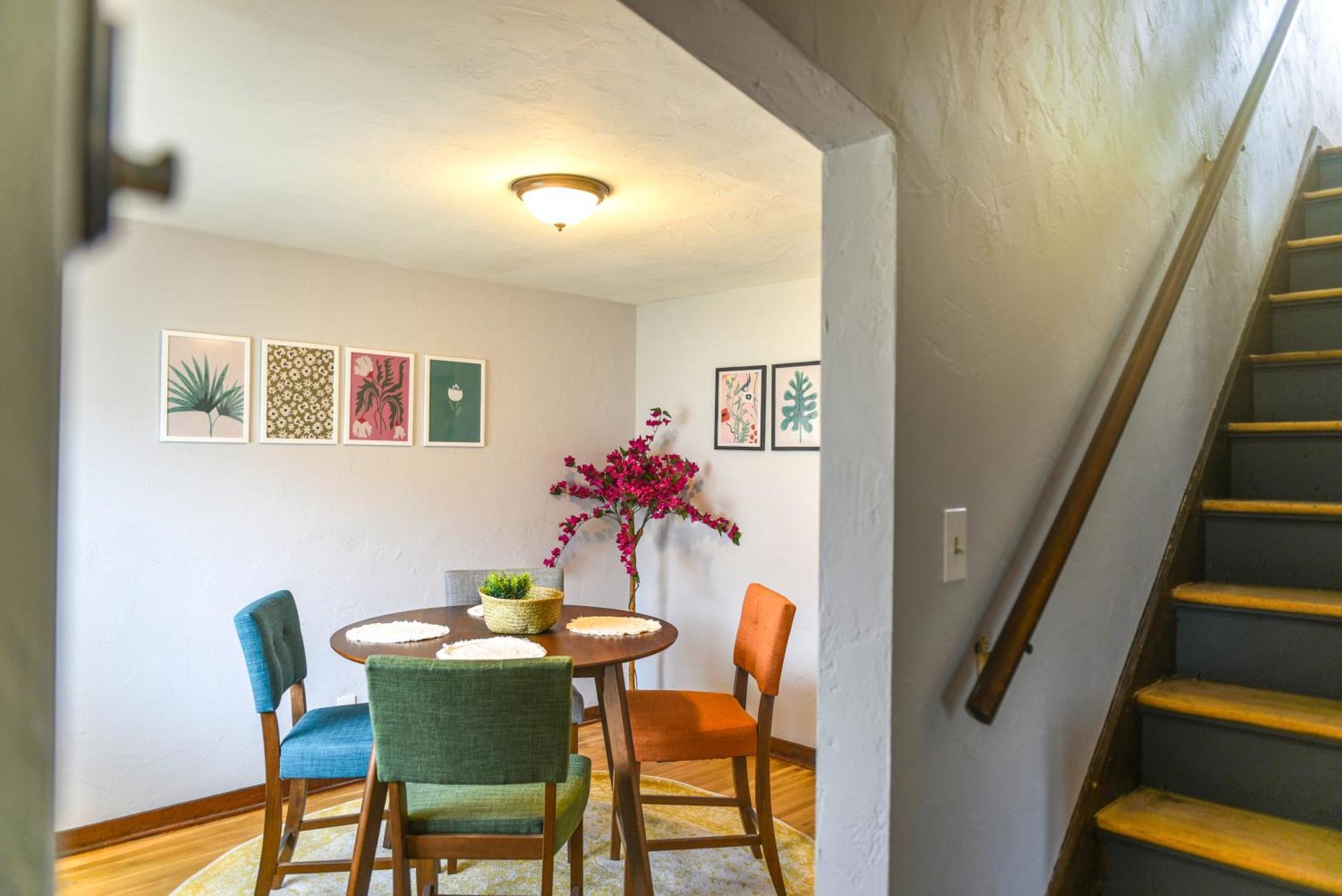 Cozy 3-bedroom Family - Sleeps 8, Great Coffee * Pittsburgh